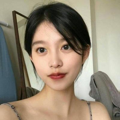 王子文六一带小孩海边游玩 去年曾被曝隐婚生子