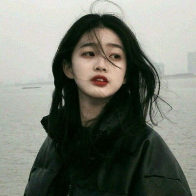 卢昱晓被曝片场不敬业 工作室否认