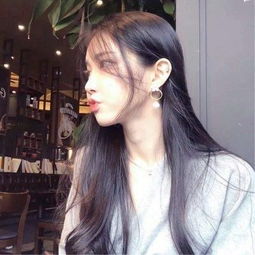 跨界？王菲客串模特走秀气场强大