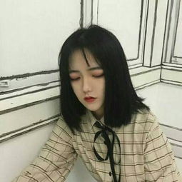 特朗普下令海军开放海峡后，伊朗为展示武力袭击了多艘船只及阿联酋一处石油港口